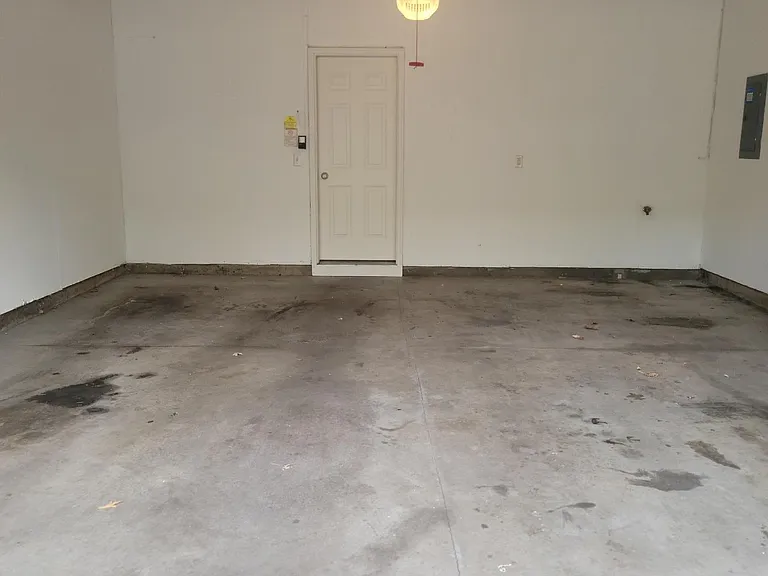 3049 Chamberlain St N #4 — Photo 11