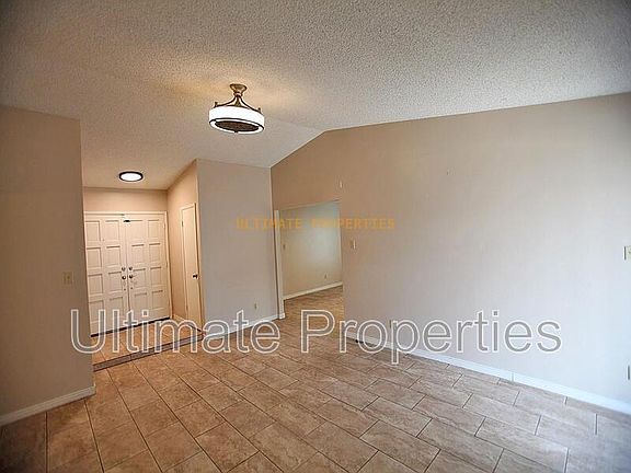 4th image of 5331 W Poinsettia Dr