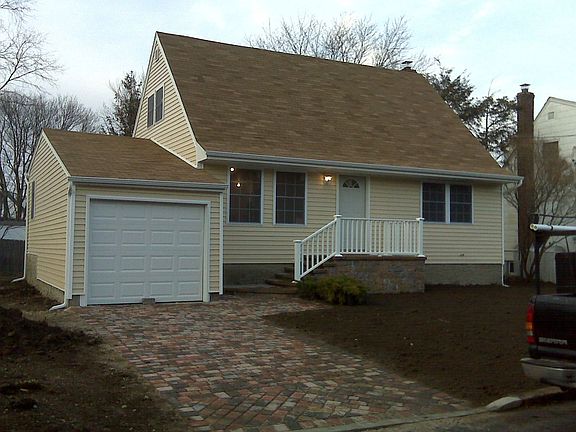 2nd image of 17 Kobb Blvd