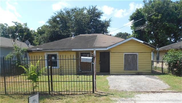 1st image of 250 De Boll St