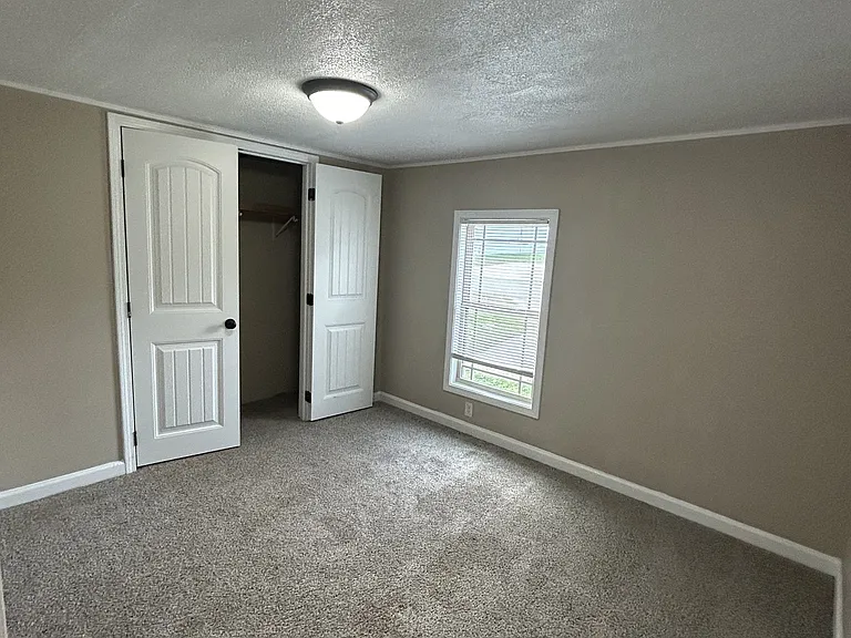 202 Zackary St — Photo 17
