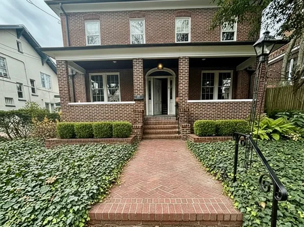 2606 36th St NW, Washington, DC 20007