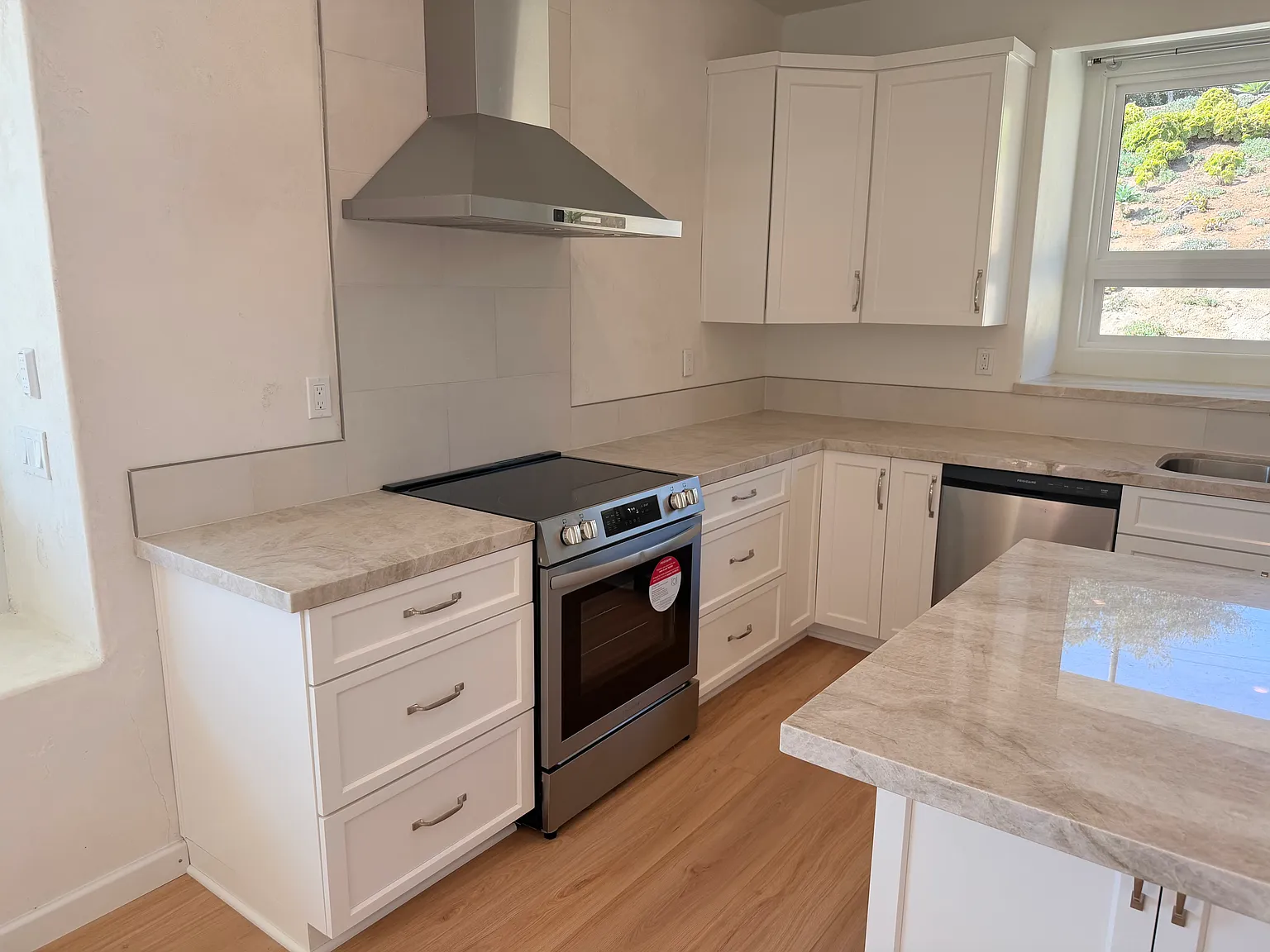 2 bed, 1300 sqft, $3,700 — Photo 4