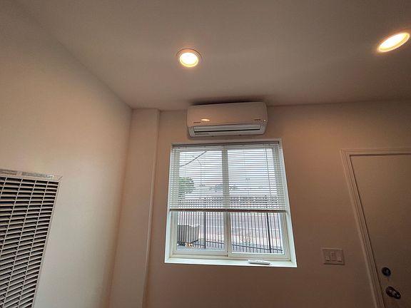 4th image of 5502-8 University Ave #5506-1