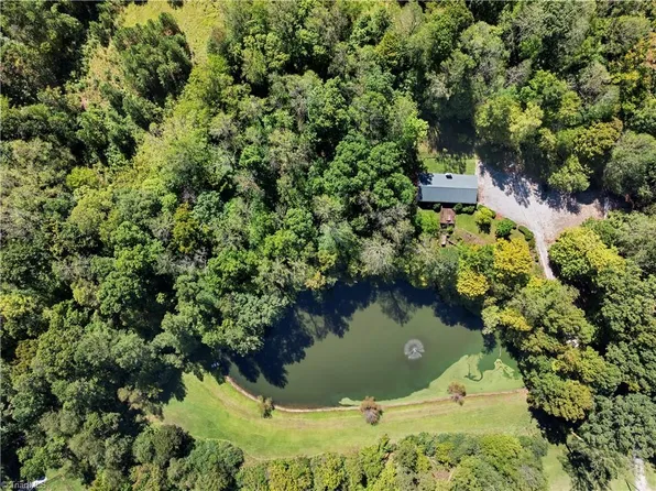 5964 Midway School Rd, Thomasville, NC 27360