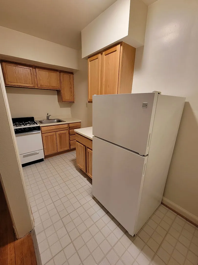 Courthouse Manor Apartments — Photo 4