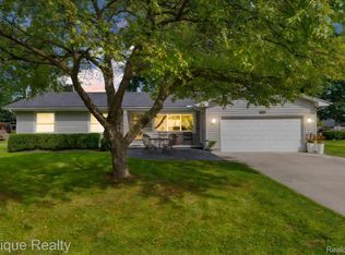 11223 Woodbridge Dr, Grand Blanc, MI