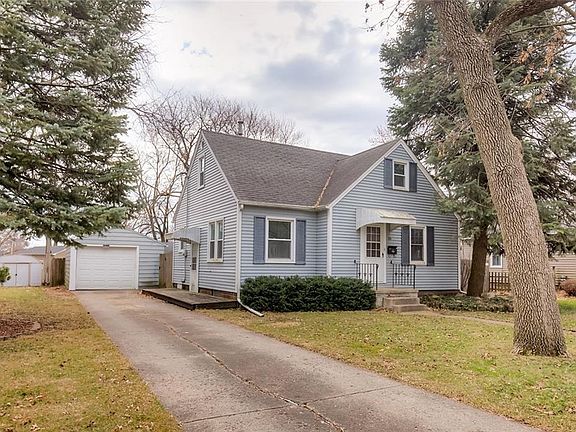 2nd image of 519 SW Southlawn Dr