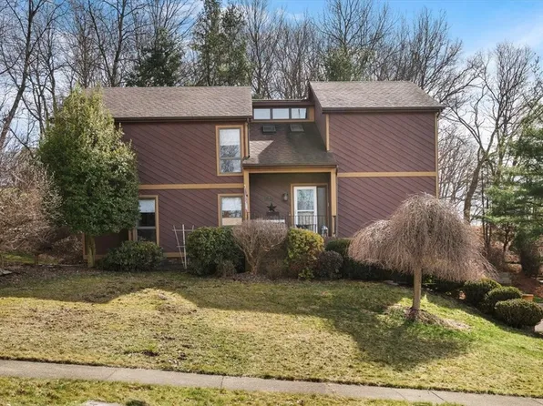 118 Downing Dr, Coraopolis, PA 15108