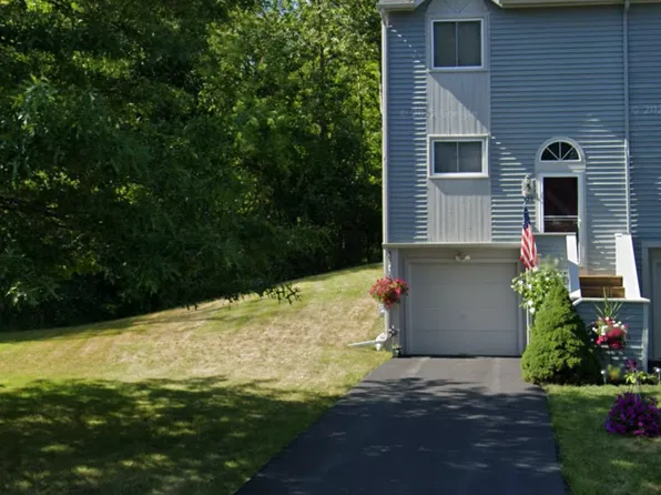 125 Iron Oak Cir, Liverpool, NY 13088