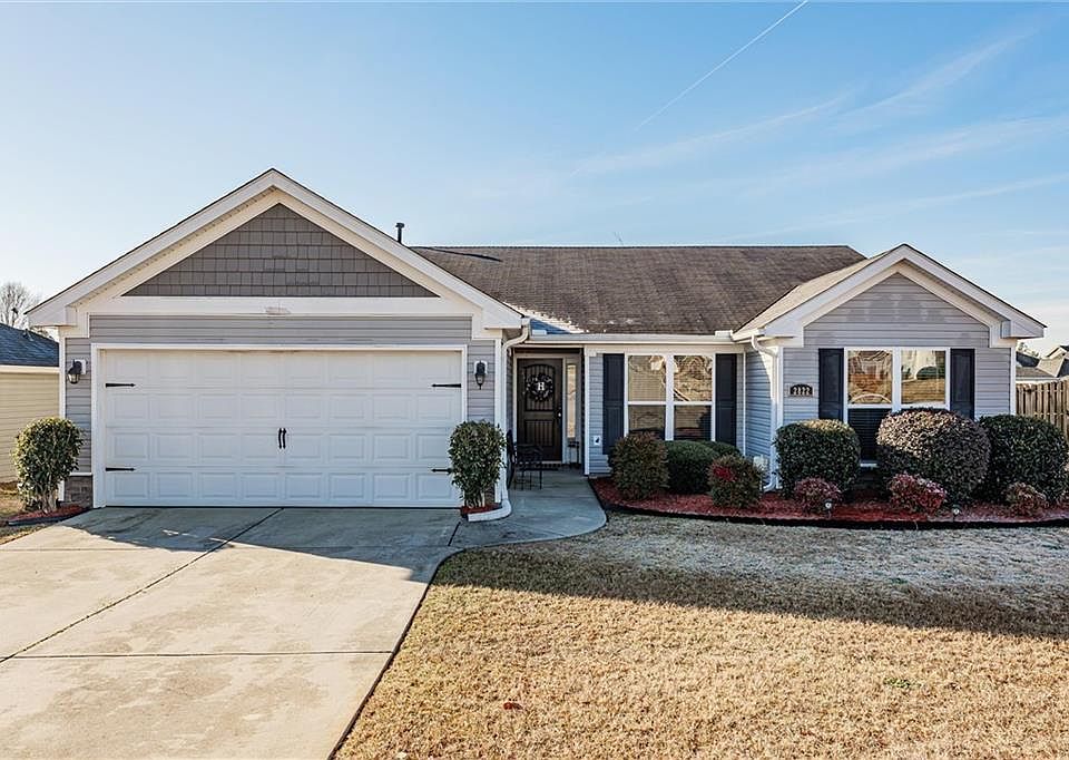 1st image of 2822 Wyndham Dr
