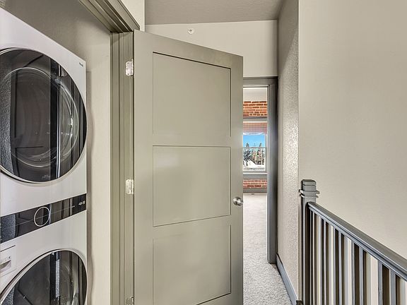 5th image of 232 N Broadway #10