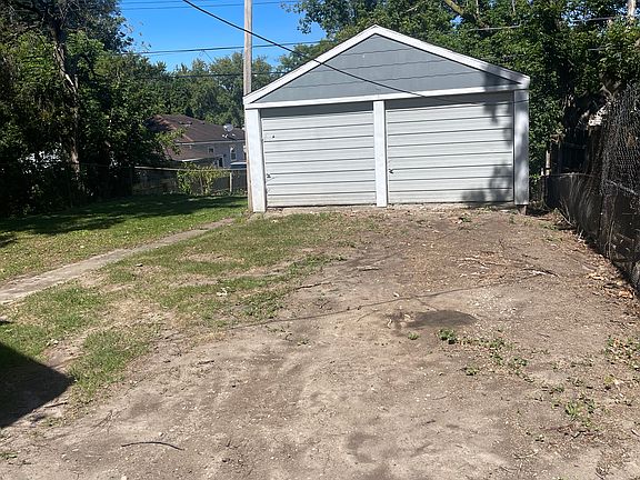 4th image of 176 W Hopkins Ave