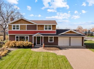 2545 Cavell Ave N, Golden Valley, MN 55427