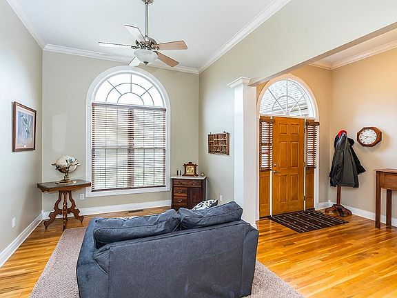 5th image of 208 Percheron Dr