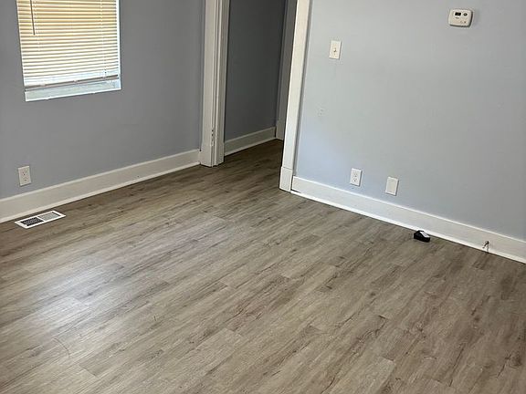 2nd image of 507 Henrie St Unit 2
