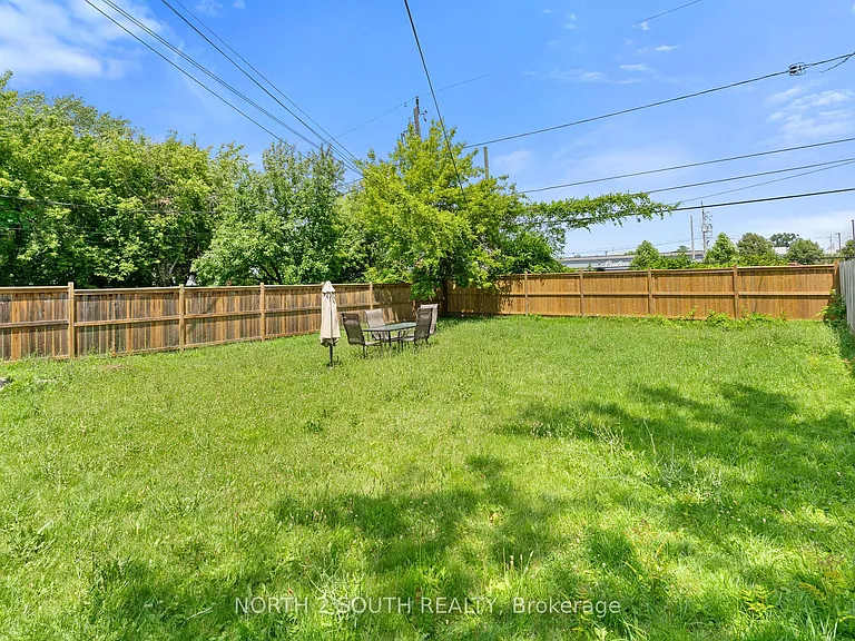 1360 Goyeau St — Photo 23