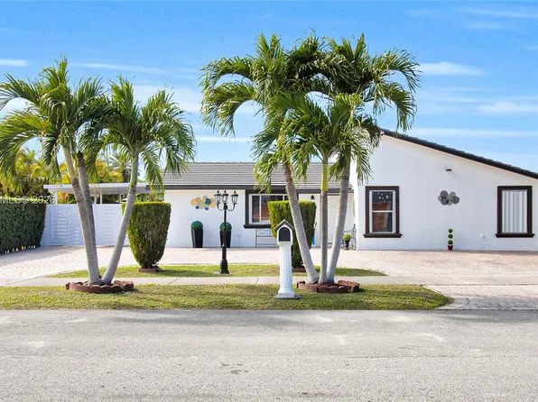 42 NW 132nd Pl, Miami, FL 33182
