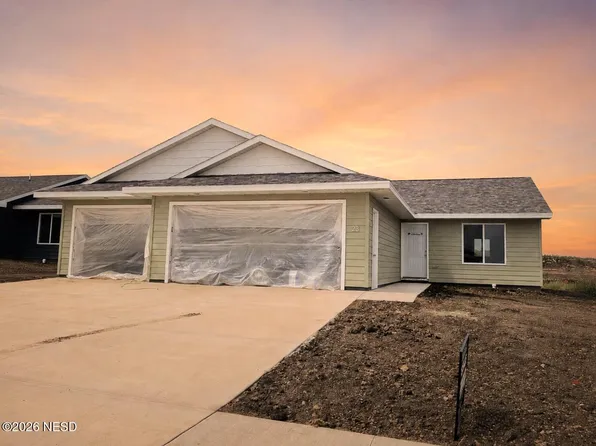23 27th St SW, Watertown, SD 57201