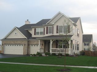 212 Easton Dr, Gilberts, IL 60136