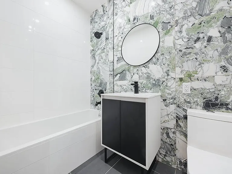 240 Montrose Ave #4R — Photo 7
