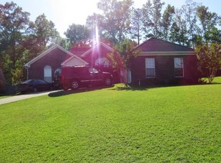 4718 Crosshill Ln, Northport, AL 35473