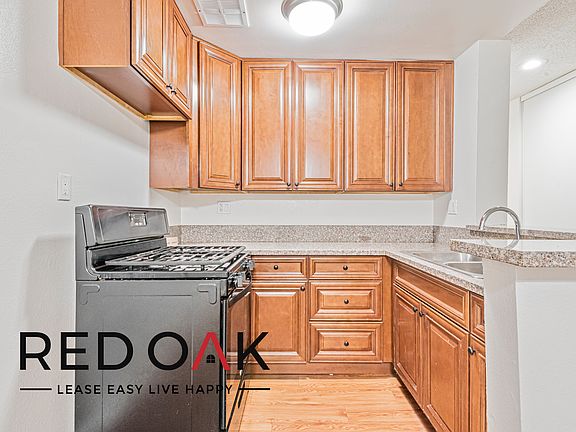 5th image of 3416 1/2 Manning Ave #1608