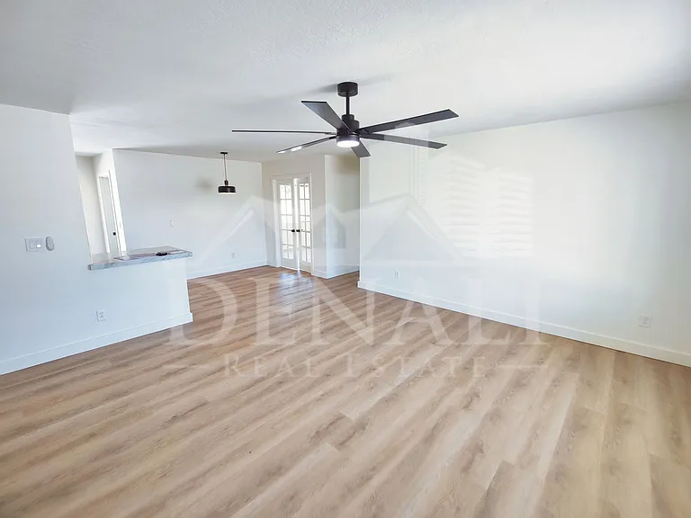 7321 E Coronado Rd — Photo 3