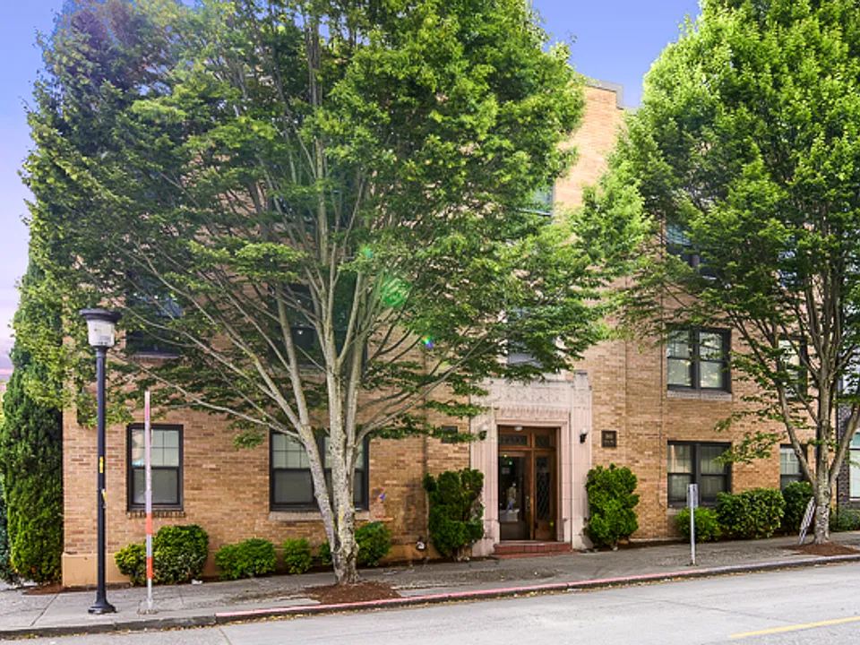 Grex Apartments