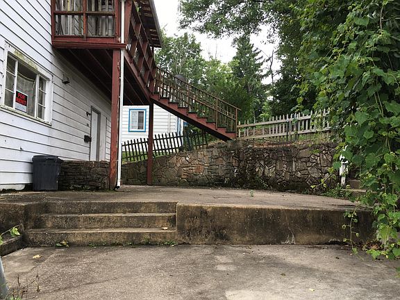 2nd image of 609 Madison St Fl Ground