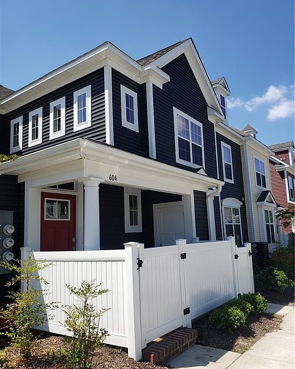 1st image of 604 Promenade Ln