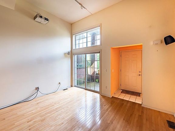 4th image of 3008 Barclay Way