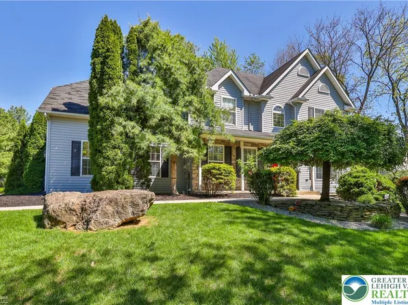 2325 Chablis Dr, Macungie, PA 18062