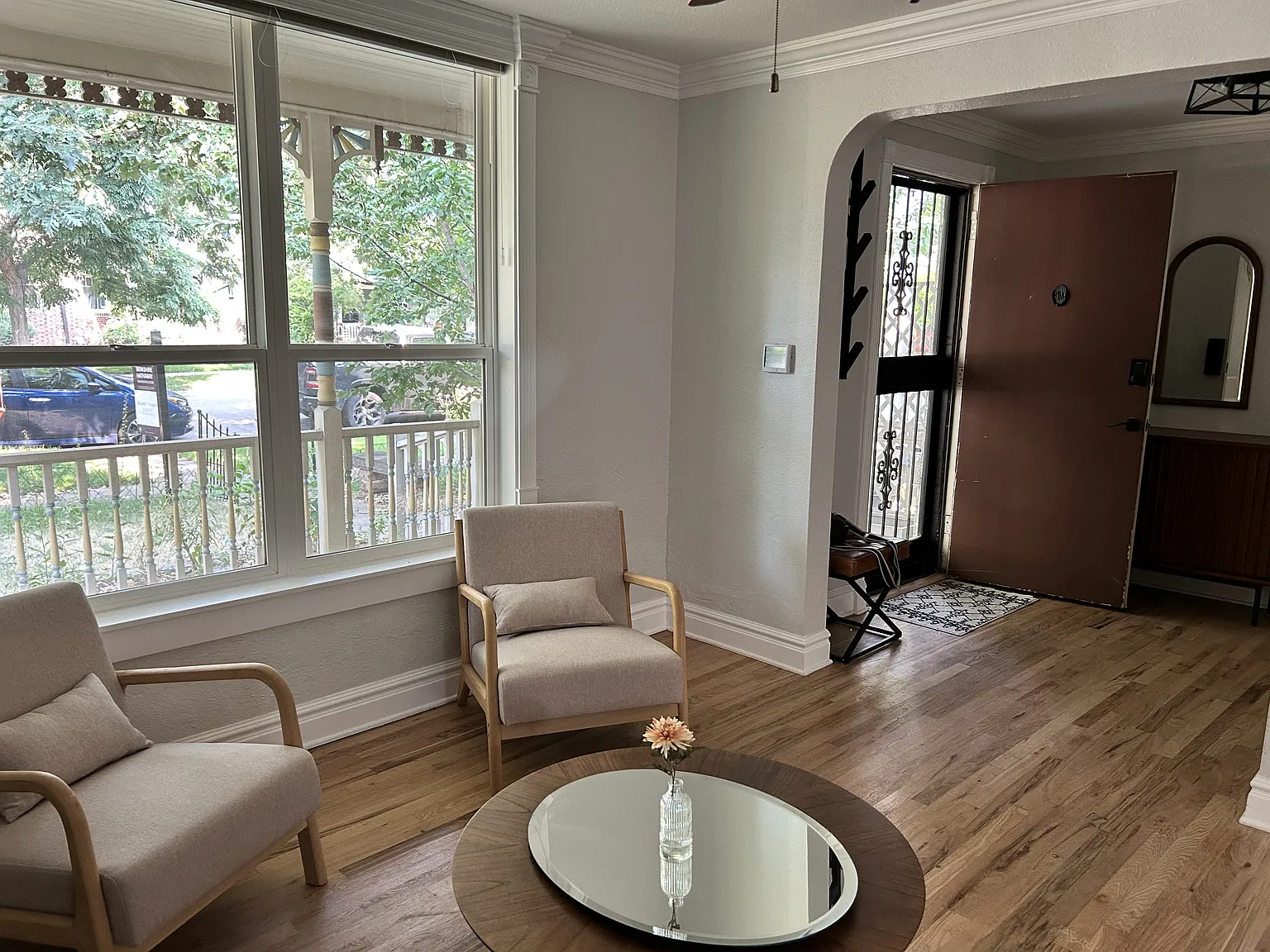 4 bed, 2113 sqft, $4,200 — Photo 2