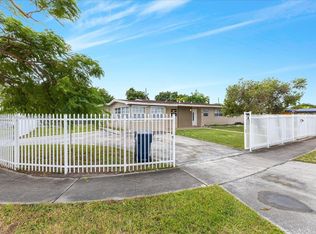 8900 SW 19th St, Miami, FL 33165