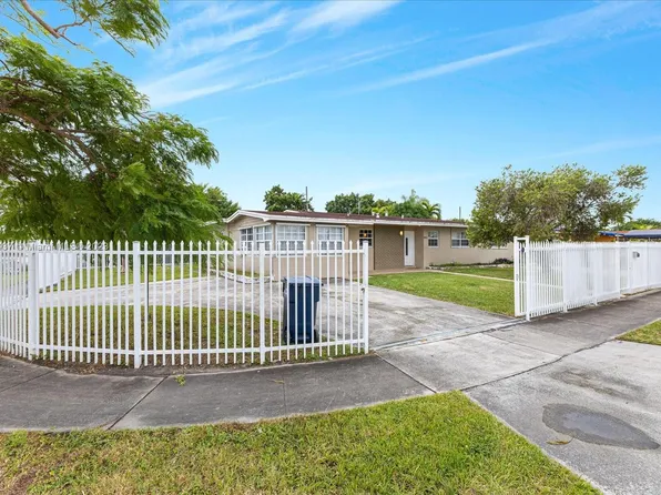 8900 SW 19th St, Miami, FL 33165