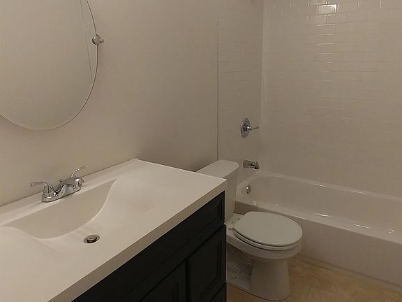 3rd image of 1924 W Girard Ave #1R