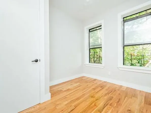 566 Maple Street image 3 of 8