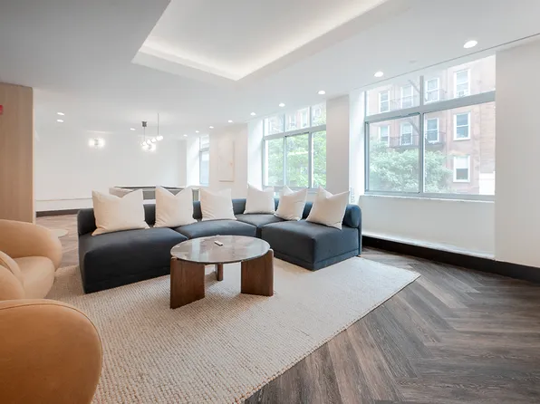 260 West 26th Street image 15 of 27