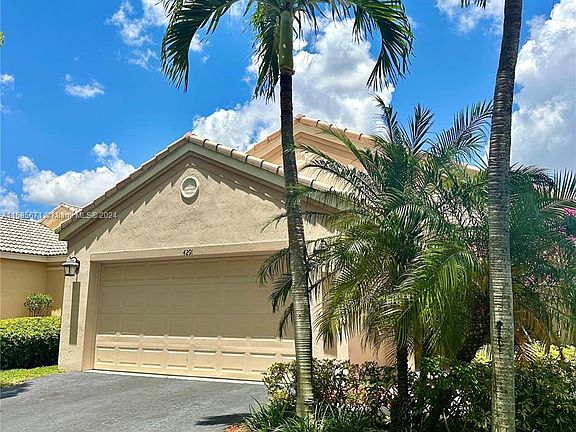 3rd image of 4291 Greenbriar Ln