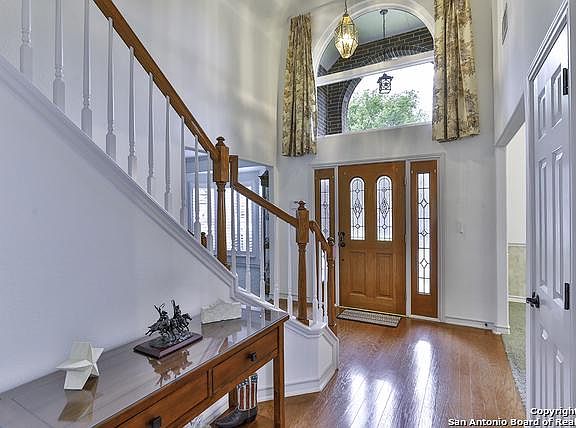 4th image of 100 Blossom Ct