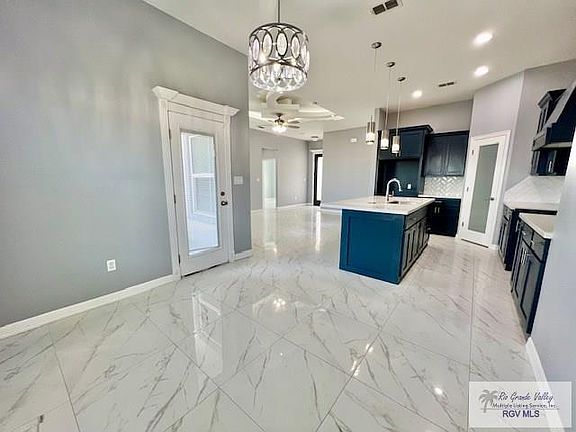4th image of 108 Brooks Cir S