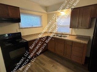 1660 N Arlington Pl #B, Milwaukee, WI 53202