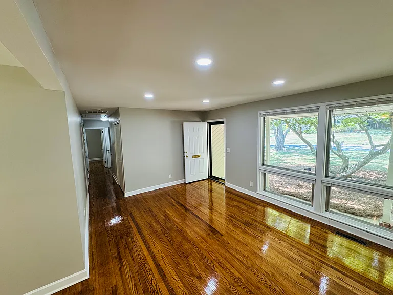 2529 Overbrook Dr — Photo 9