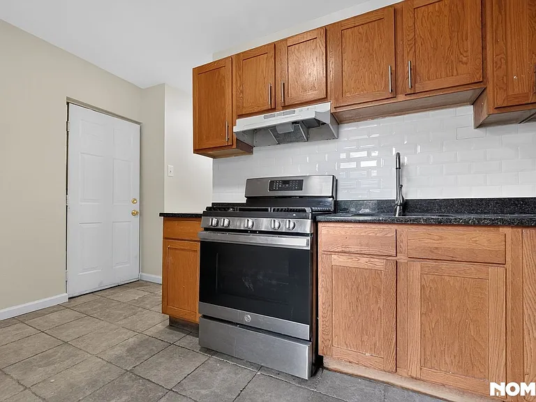 17 Grand St #2 — Photo 18