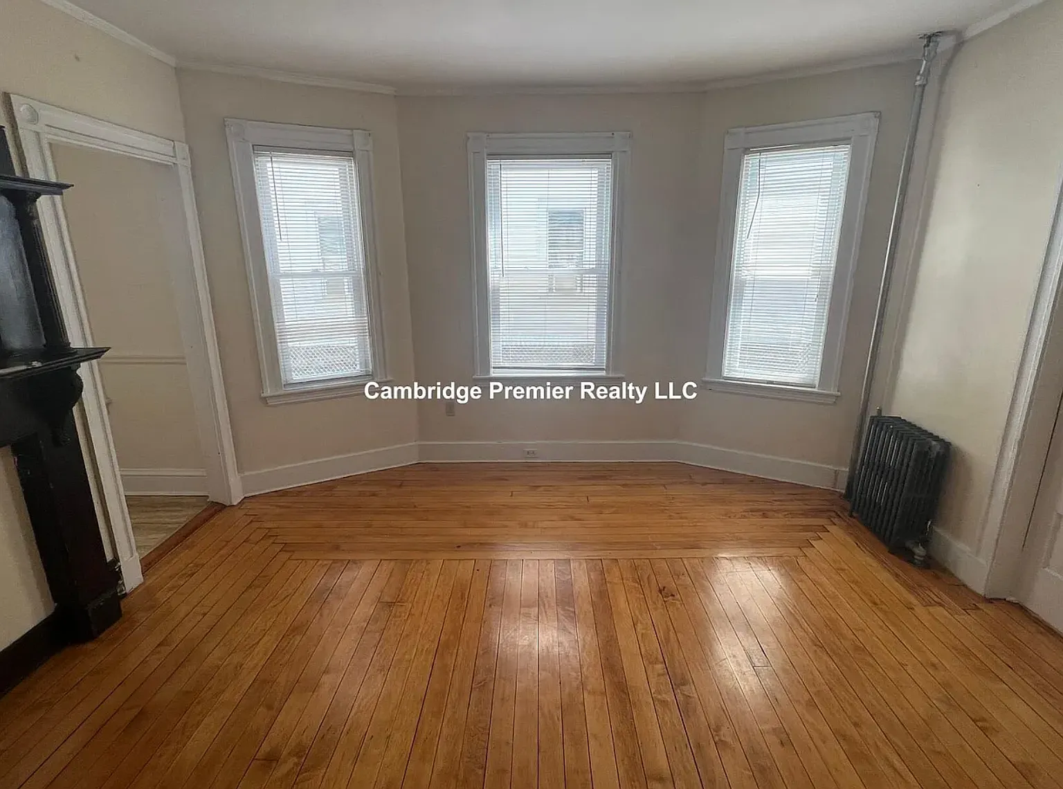 3 bed, $900 — Photo 2