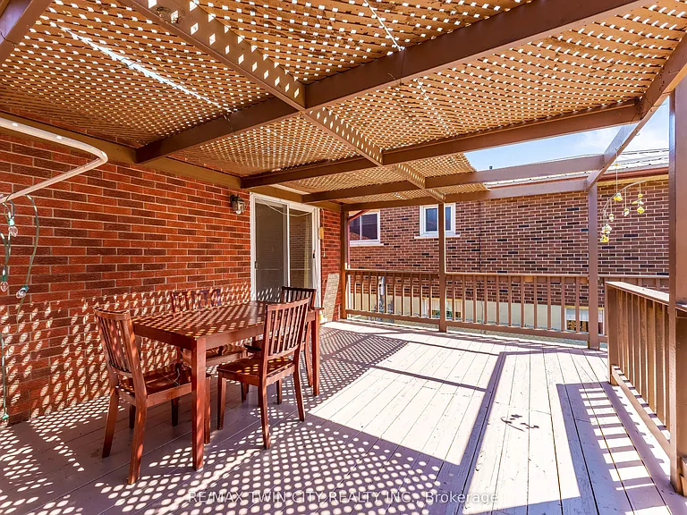 402 Lakeview Dr — Photo 36