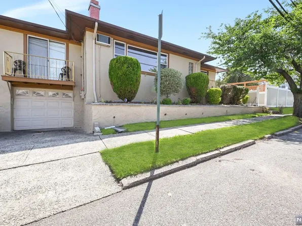 9 Warren St, Lodi, NJ 07644