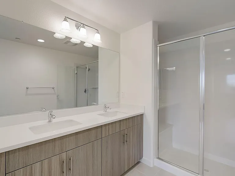 Estaire Luxury Townhomes — Photo 24