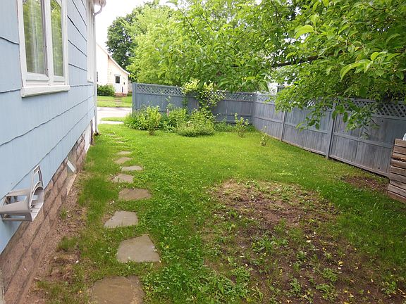 5th image of 810 6th St W